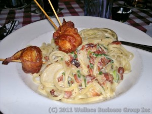 Bacon-wrapped scallops and pasta